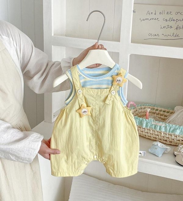 彈力條紋背心+星星娃娃吊帶褲 