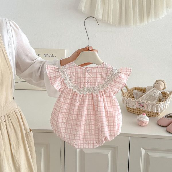 格紋蕾絲圓領飛袖包屁衣 