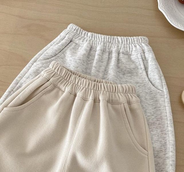 可愛補丁貼標素色束口褲 