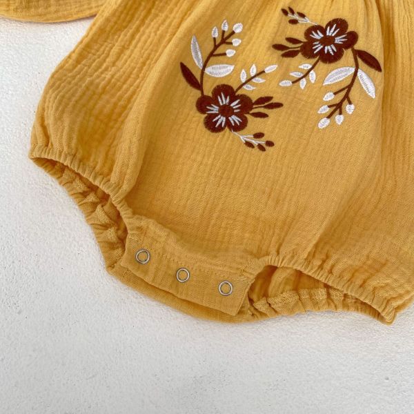 雙皺棉亮麗刺繡包屁衣(含帽) 