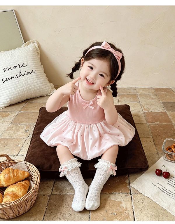 甜美蝴蝶結後露背點點包屁裙 