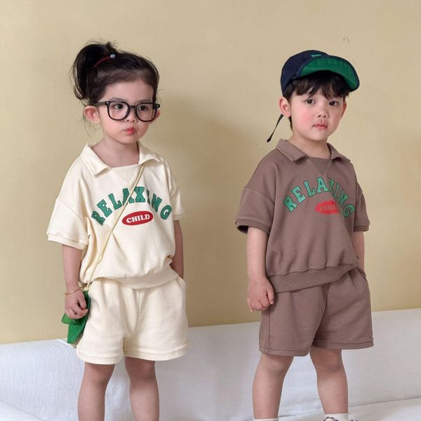 運動風翻領字母素色兩件式套裝 