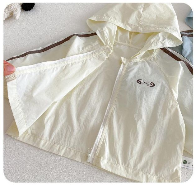 百搭休閒防曬薄款連帽外套 