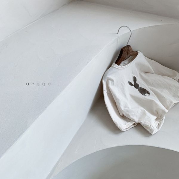 不修邊薄款兔子印花上衣 