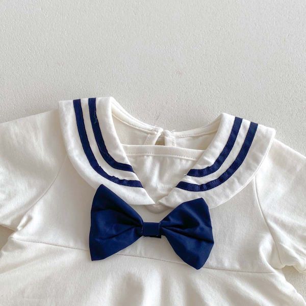 學院海軍風領結包屁裙 