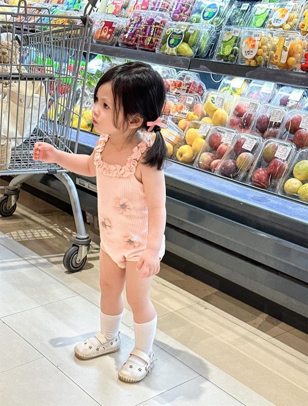甜美可愛立體小花背帶包屁衣 