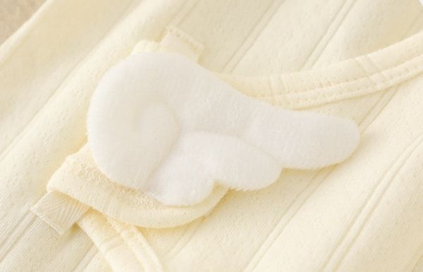 新生兒柔軟親膚小翅膀連身裝 