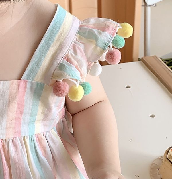 彩色毛球飛袖繽紛包屁衣 