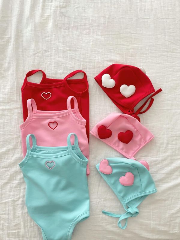 夏日素色愛心造型速乾泳衣(含帽)(3色) 