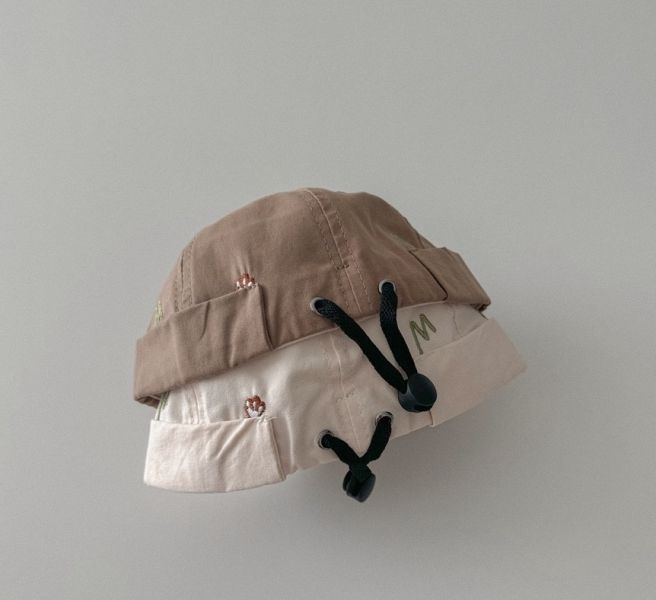 痞帥小熊字母刺繡瓜皮帽 