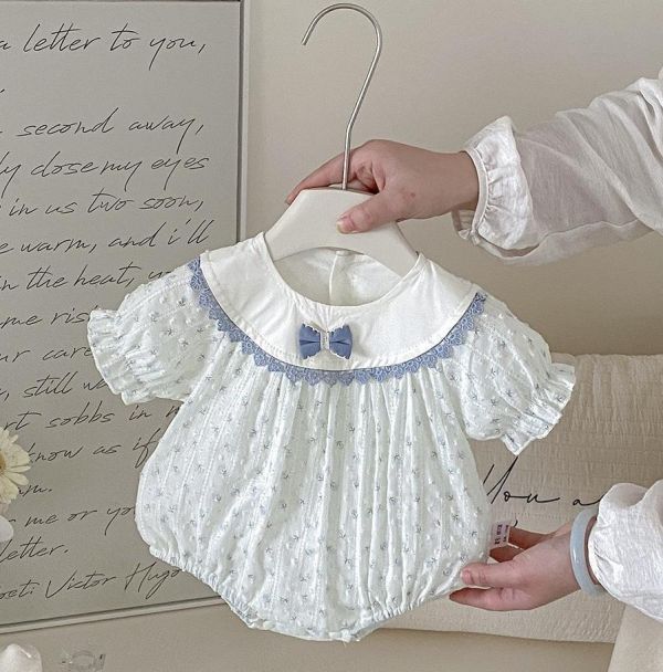 清新藍碎花圓領拼接包屁衣 