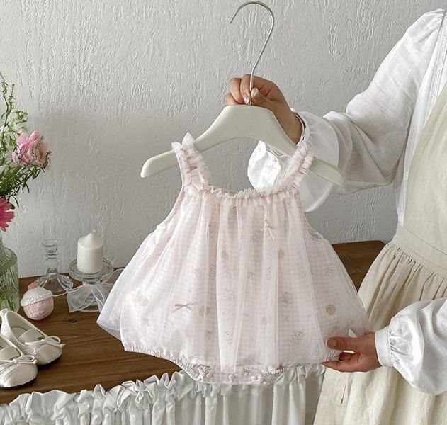 粉甜美網紗拼接包屁裙 