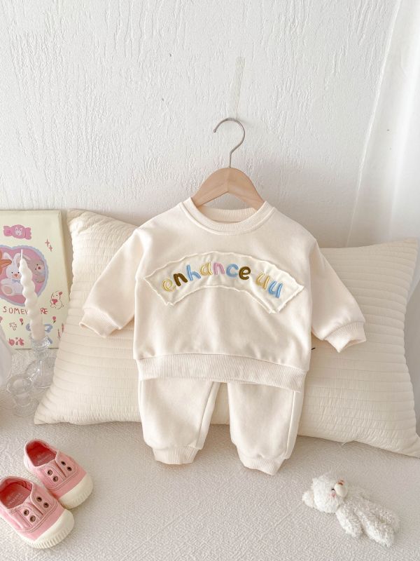 英文字母刺繡布標素色休閒套裝 