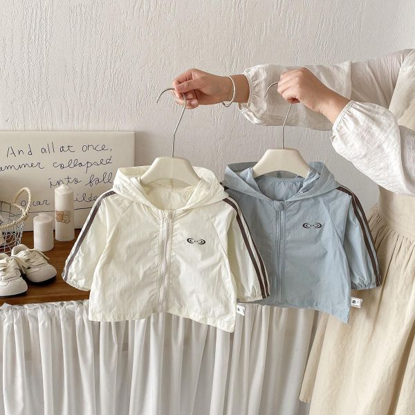 百搭休閒防曬薄款連帽外套 