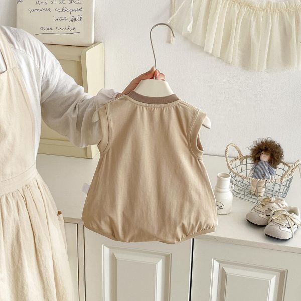 可愛松鼠榛果背心式包屁衣 