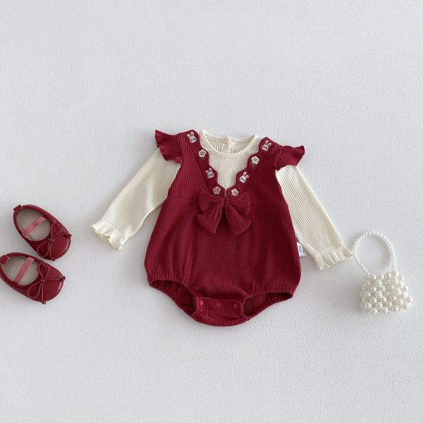 假兩件兔子刺繡V領包屁衣 