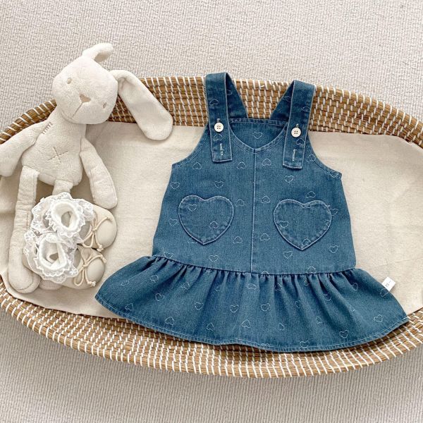 小立領襯衫衣+愛心牛仔吊帶裙 