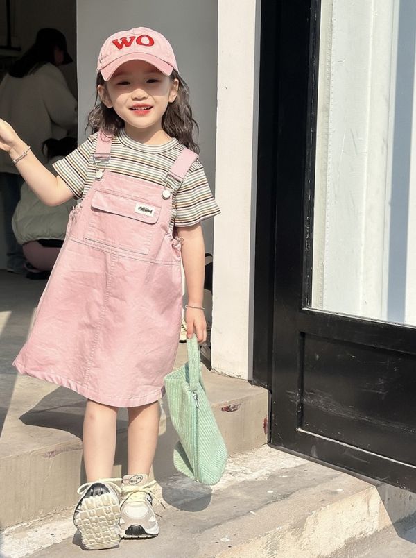 條紋上衣+粉色吊帶連身裙套裝 