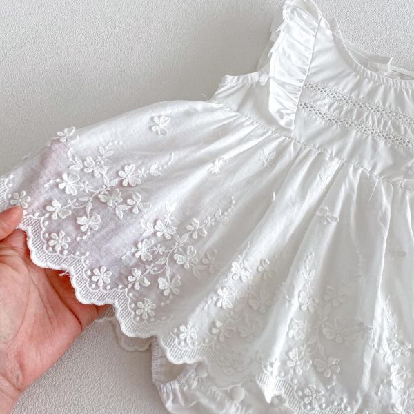 立體小花壓紋蕾絲包屁裙 