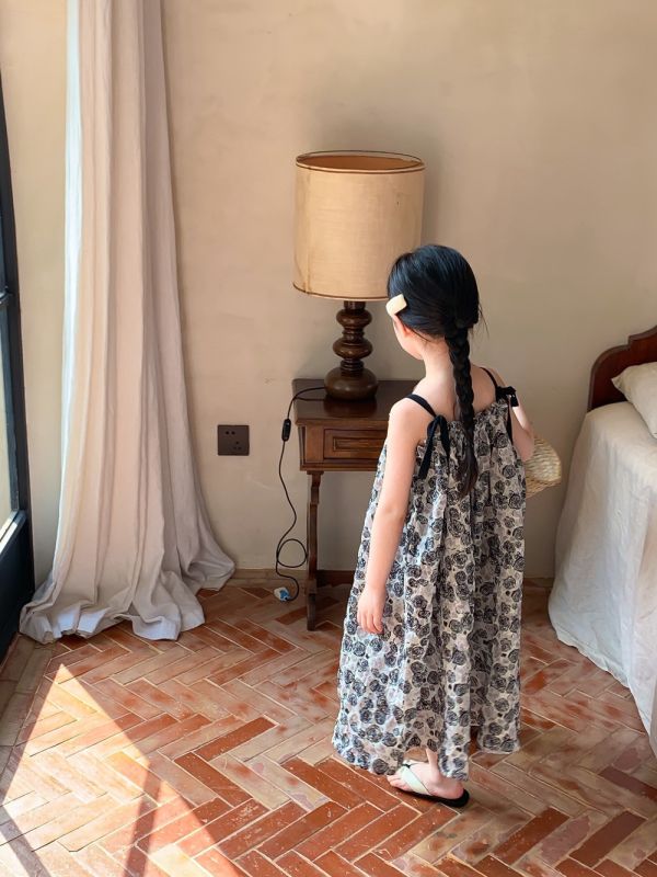 渡假風碎花綁帶繞脖洋裝 