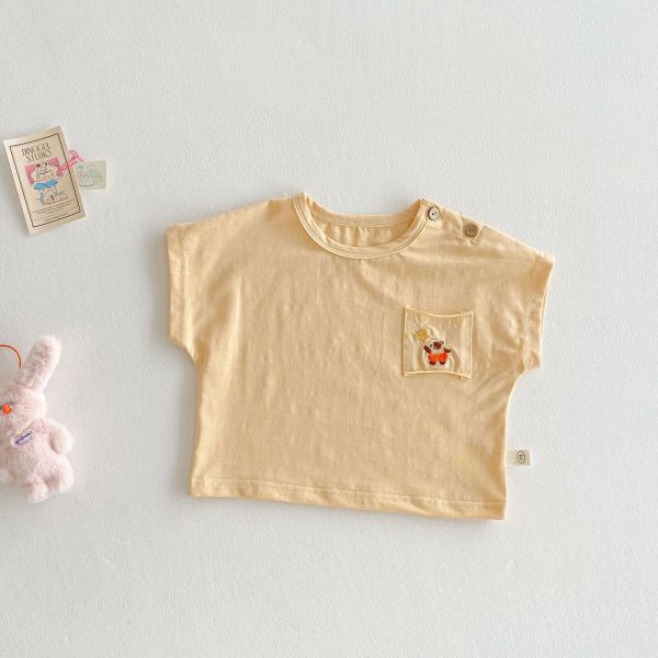 素色肩釦口袋刺繡薄上衣 