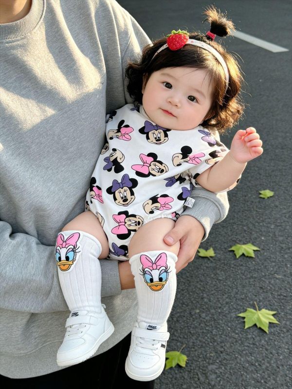 滿版米妮可愛印花包屁衣 