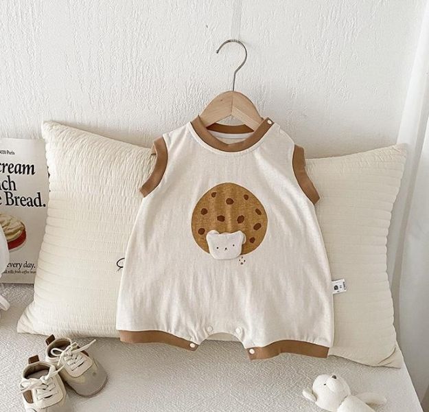 立體小熊餅乾撞色壓邊連身裝 