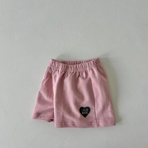 素色愛心布標鬆緊短褲 