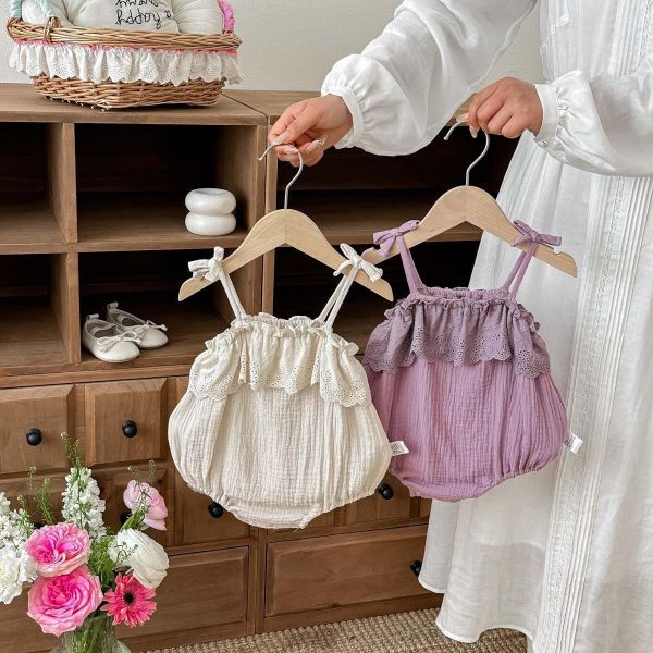 荷葉領系肩綁帶包屁衣 