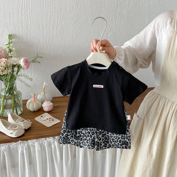 素色布標極簡上衣/豹紋短褲 