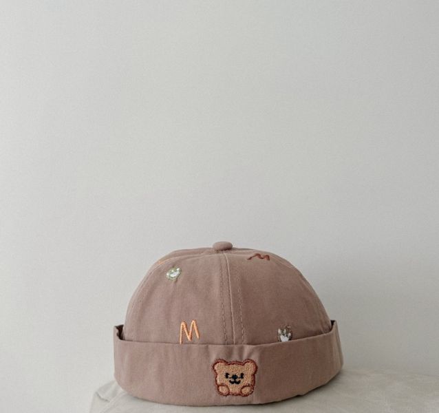 痞帥小熊字母刺繡瓜皮帽 