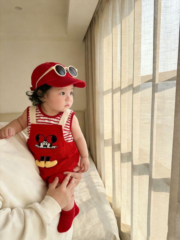 條紋背心+迪士尼卡通吊帶褲套裝 