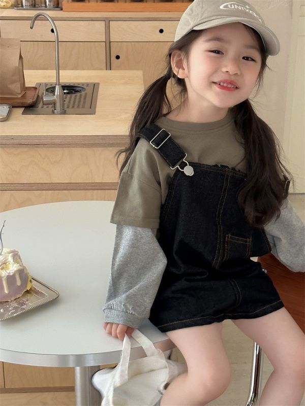 卡通貼標牛仔吊帶短褲 