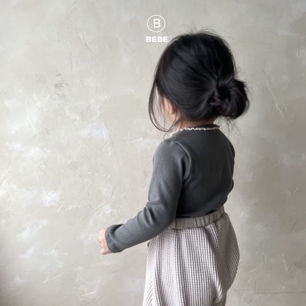 花邊圓領素色打底衣 