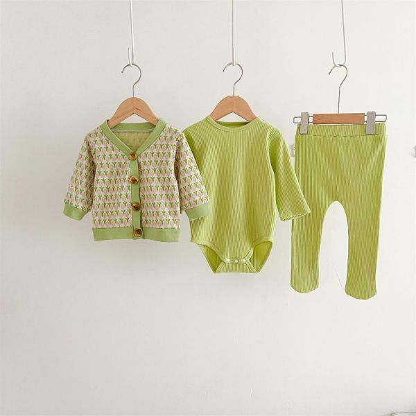 鬱金香外套+素色包屁衣+褲襪三件套 