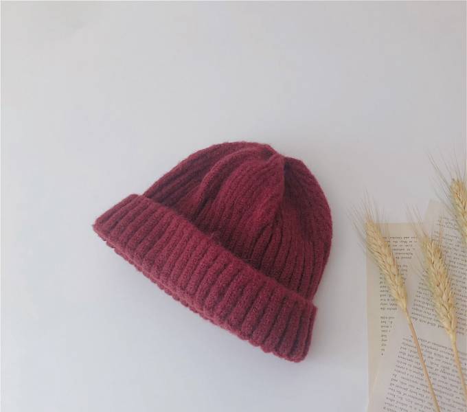 針織純色瓜皮毛帽 