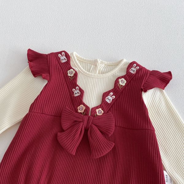 假兩件兔子刺繡V領包屁衣 