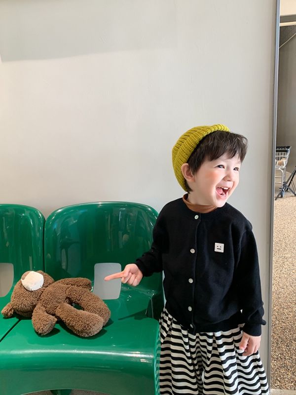 百搭薄款布標針織外套 