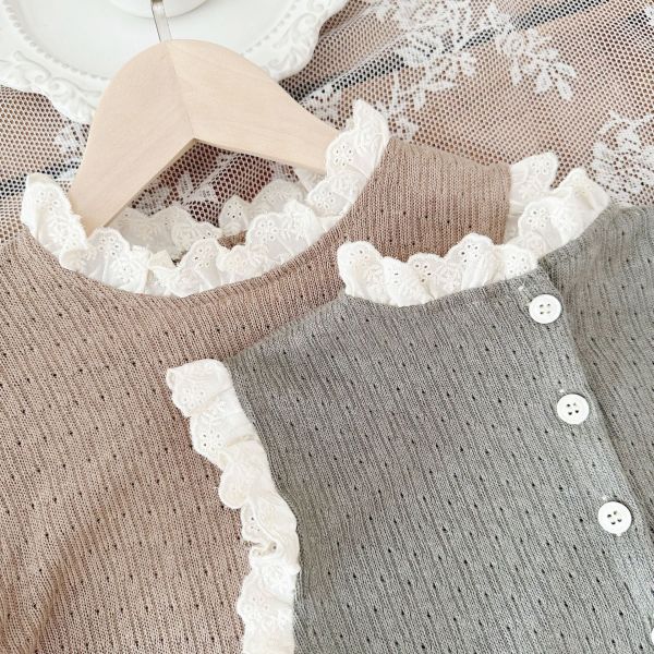 鏤空針織蕾絲拼接背心 