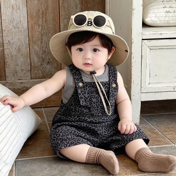 兩件式素背心+豹紋吊帶短褲套裝 