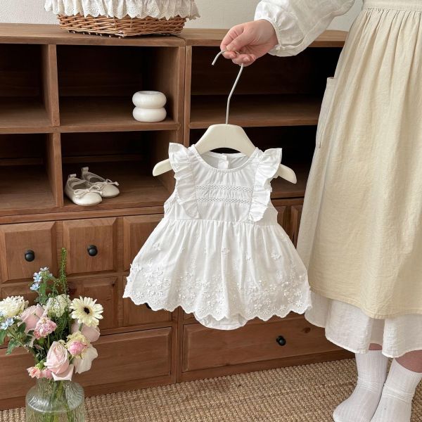 立體小花壓紋蕾絲包屁裙 