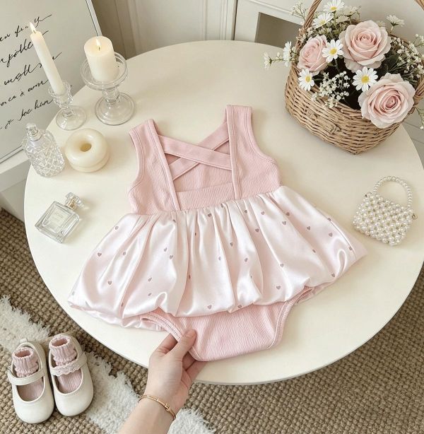 甜美蝴蝶結後露背點點包屁裙 