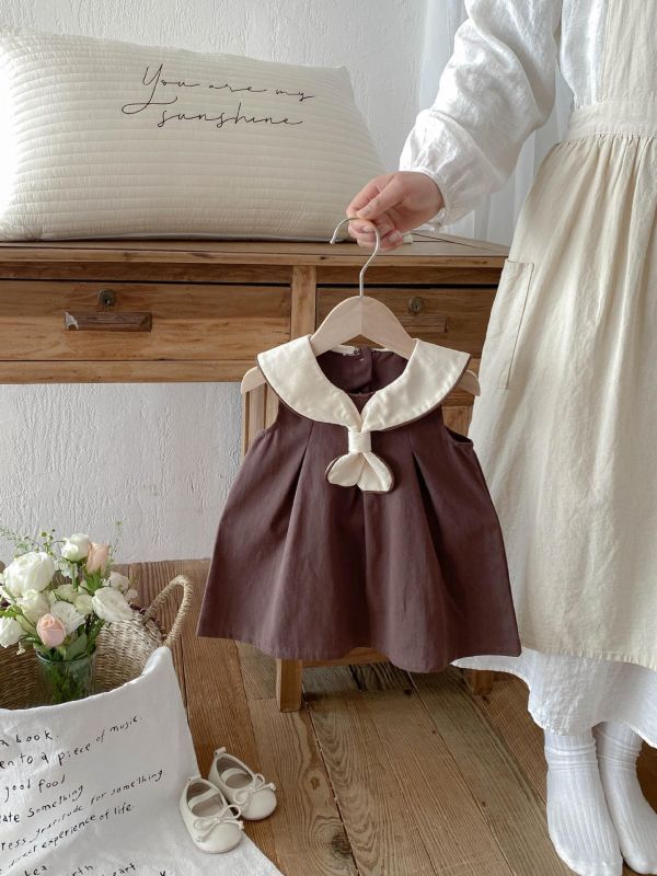 學院風領結削肩連身洋裝 