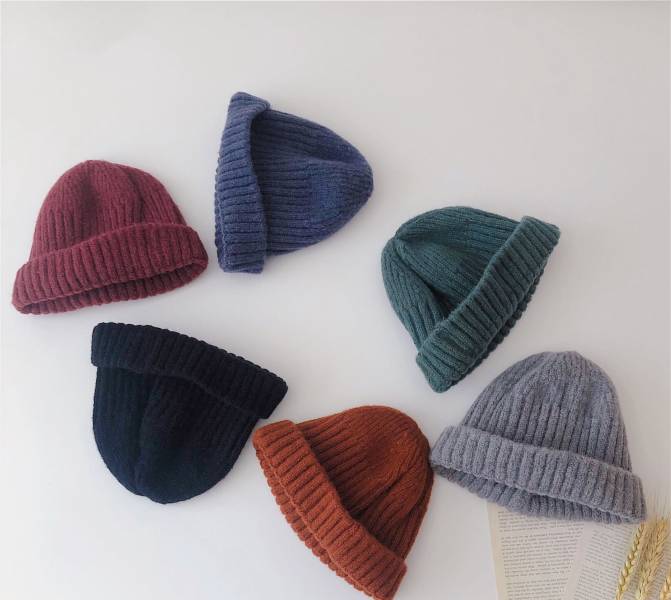 針織純色瓜皮毛帽 