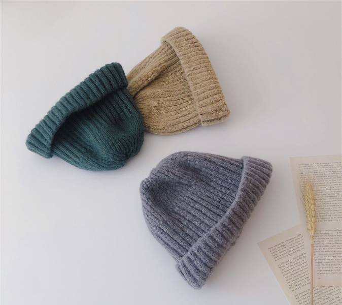 針織純色瓜皮毛帽 