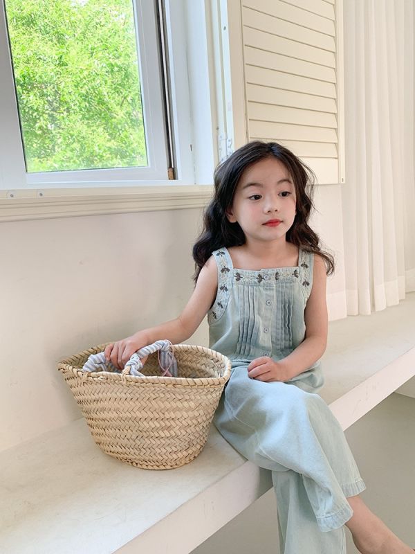 牛仔刺繡背心+直筒牛仔褲 