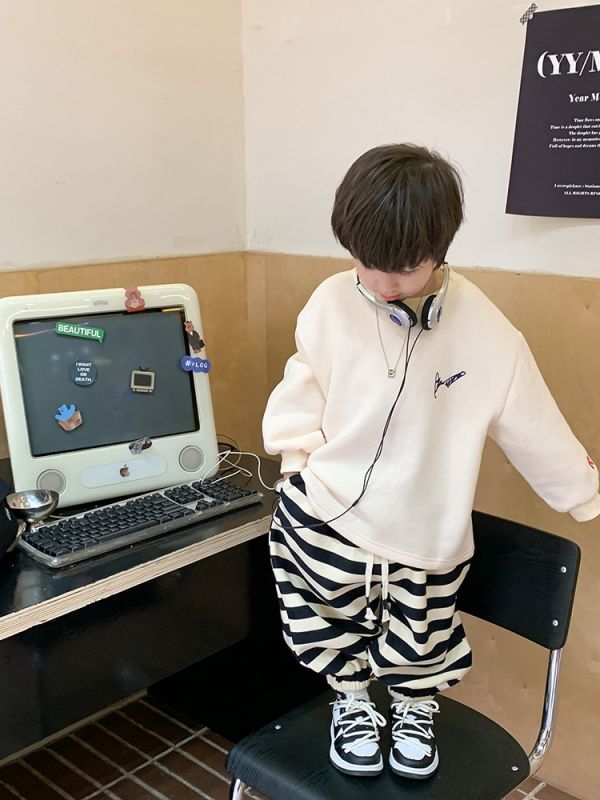 百搭極簡一體絨上衣 