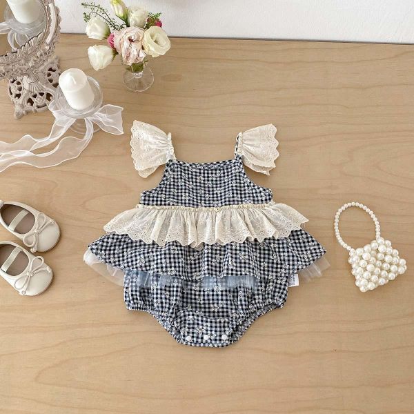 格紋小花蕾絲拼接細肩包屁裙 