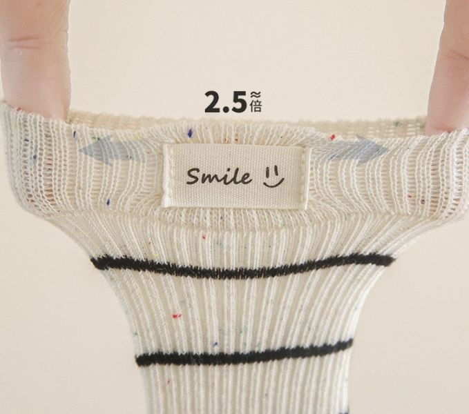 Smile學院風條紋百搭中筒襪 