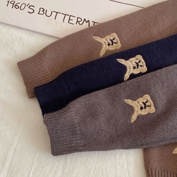 小熊刺繡素色針織開釦外套 